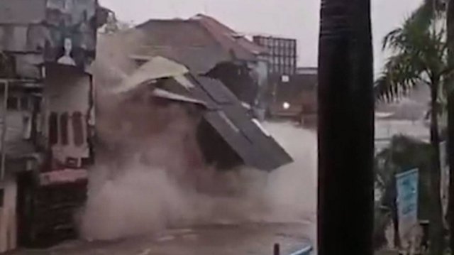 Мощное наводнение на Бали