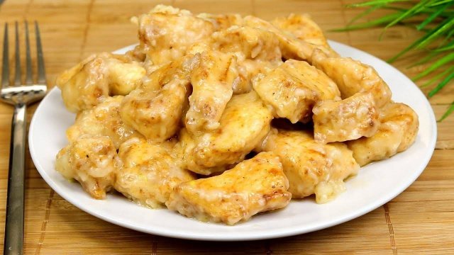 Мясо ТАЕТ во рту как МАСЛО. БАРХАТНОЕ куриное филе - Вкусный Быстрый рецепт курицы в чесночном соусе