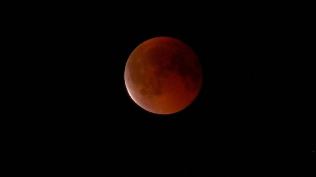 Полное лунное затмение в Санкт-Петербурге «Кровавая Луна» 7 сентября 2025
