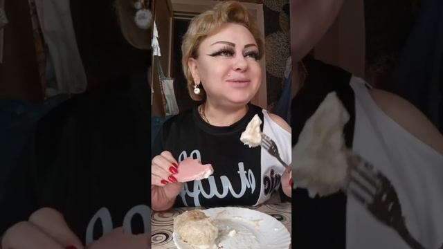 ПРИВЕТУЛИ ДЕВЧУЛИ! ВСЕМ ПРИЯТНОГО АППЕТИТА ! РАСТОПЫРКА  ЧЕЕЕК!))))