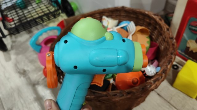 играем в детские игрушки