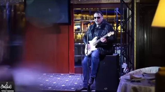 "Этот дождь" Сергей Матвеев 
музыка и слова Валентин Фирсов