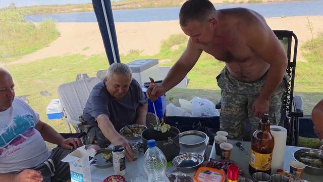 Рыбалка на реке Припять. Комфортабельный лагерь в новом месте с веселой компанией и новыми блюдами