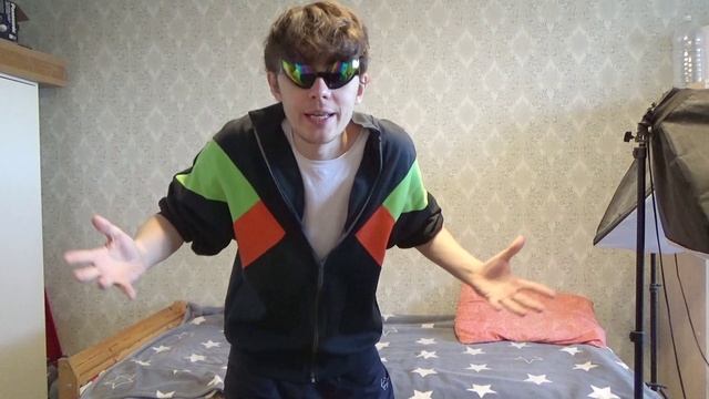 ЗАЧЕМ ПРОДВИГАЮТ ТОНКИЕ СМАРТФОНЫ?