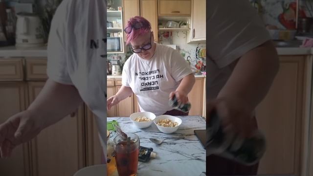 Суп очень вкусный. Хочу теперь попробовать холодец из трёх видов мяса