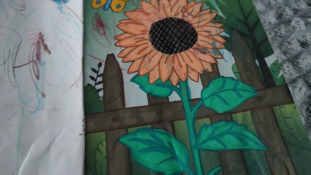 раскрашиваем раскраску для малышей с крупными картинками