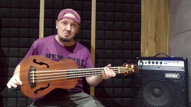Бас Укулеле! Так и не понял для чего он. Обзор.