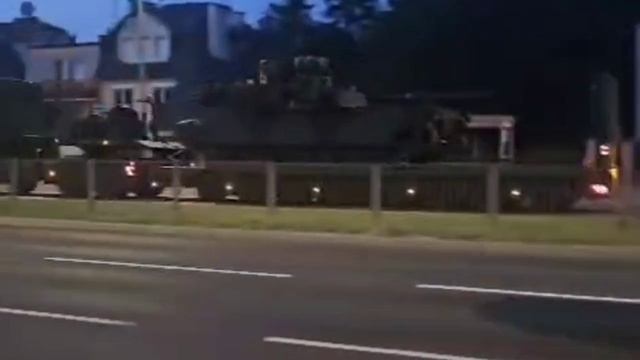 НАТО вводит военную технику под Белоруссию в Польшу под переделанную песню Куртуковой Матушка Земля