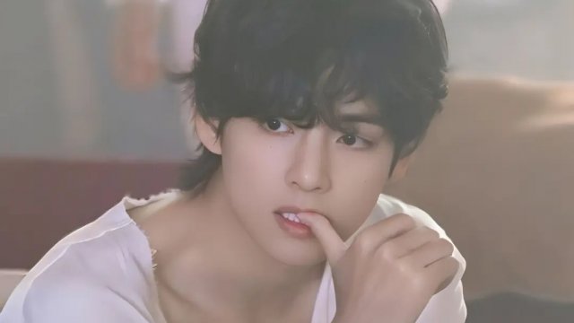 "Тэхён из BTS: Идеальная жена и мечты о семье! 💖👶"
