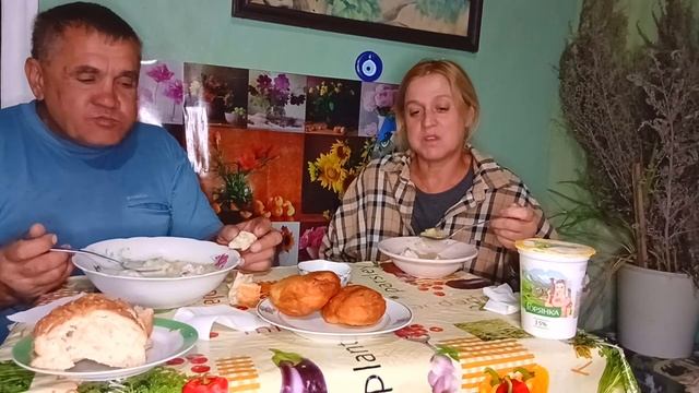 Жизнь в деревне. Кто-то уже банкует