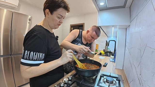 Я опять ЛОХАНУЛАСЬ и мы попали на ДЕНЬГИ! Вован ИСПРАВЛЯЕТ мои косяки! Придумали ВКУСНЫЙ салат! Влог