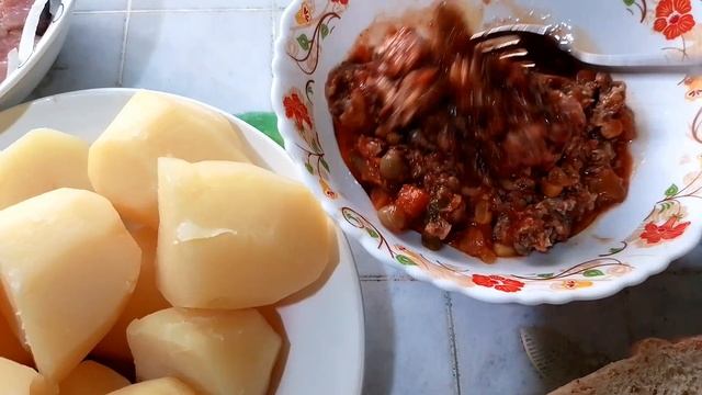 По просьбе подписчицы показываю и топлю печь / Садово огородные работы / наш деревенский ужин