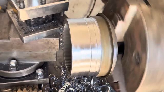 Пакистанские мастера - восстановление сломанного зуба шестерни на Caterpillar