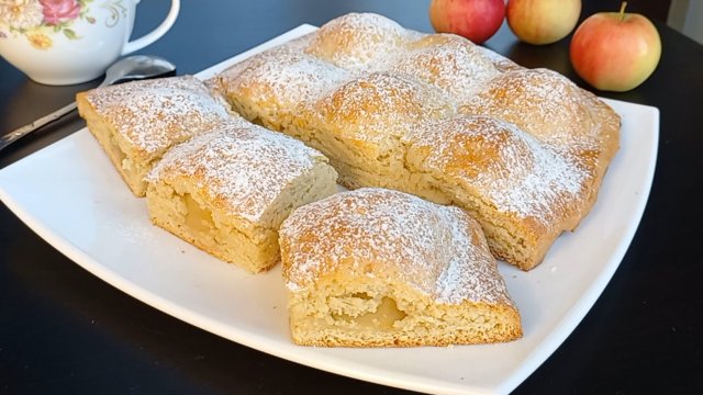 Вкуснейший домашний пирог с яблоками! Очень нежный и легкий яблочный пирог!