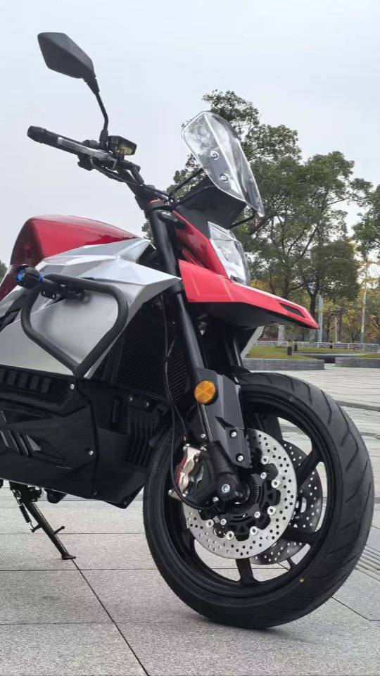 Электромотоцикл Ducati Hupermotard от компании VGMOTORS