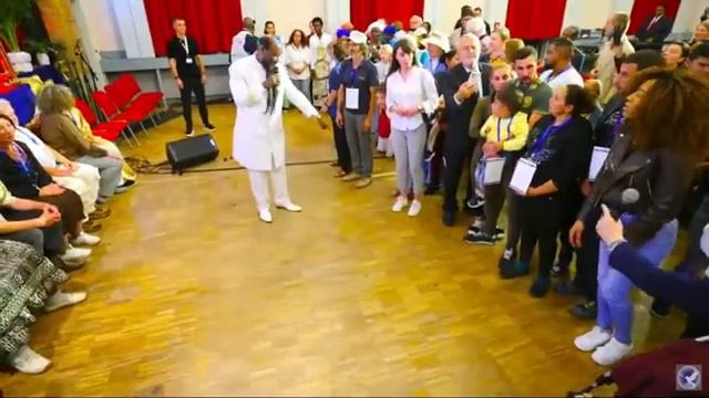 СЛАВНОЕ БОГОСЛУЖЕНИЕ ИСЦЕЛЕНИЯ В ШТУТГАРТЕ_ ГЕРМАНИЯ - 18.09.2025. БОЖИЙ ПРОРОК ДР. ОВУОР(360.mp4