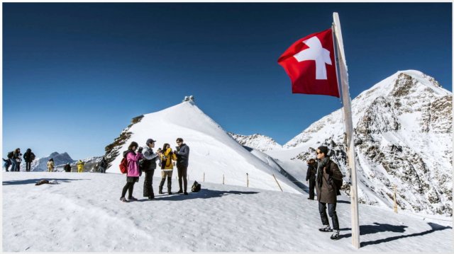 Швейцария 🇨🇭 Kанатная дорога 😳🚠 "Лаутербруннен" 🚡/Schweiz 🇨🇭 Lauterbrunnen Murren Talfahrt🗻
