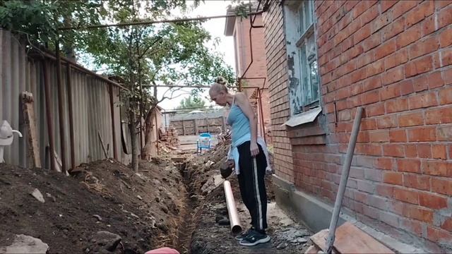 Ейск ! Нашли магазин с нашей ценой 👍 приступили к работам внутри дворовой канализации.