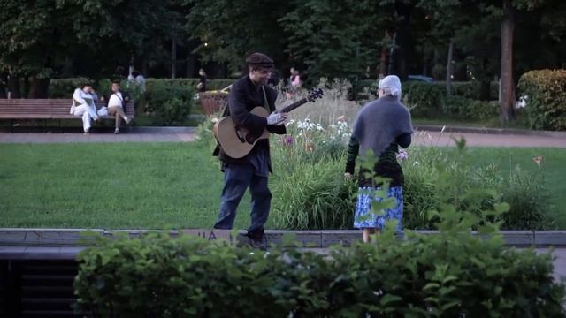 ГИТАРИСТ-ВИРТУОЗ притворился БЕЗДОМНЫМ и шокировал ЛЮДЕЙ _ ПРАНК ft. Квашеная