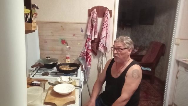 21.09.2025. Жизнь в деревне: Приготовил ужин, чем занимаюсь когда один дома. Family Vlogs