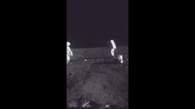 Луна не настоящая и астрономы в панике! Что скрывает ночное небо.
