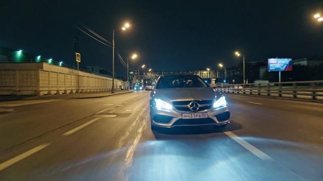 Mercedes E207 FullHD
