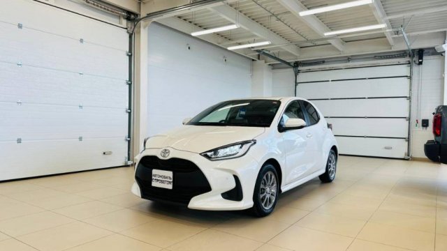Toyota Yaris, 2020 год