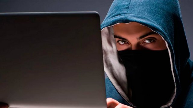 Мошенники стали представляться миллионерами на сайтах знакомств в России