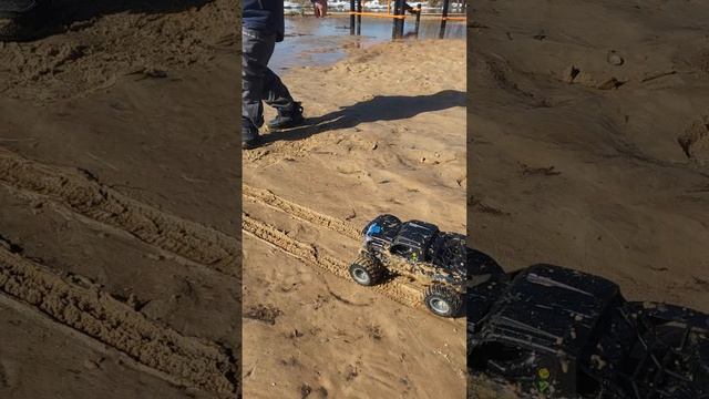 в замедленном снимке детская игрушка покатушка