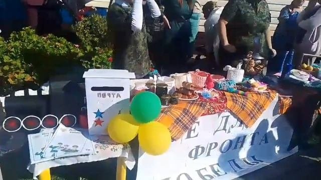 вВдеомгновения  благотворительной ярмарки в СОЩ #2