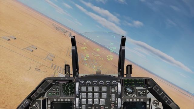 Самолёт F-16С. Упражнение - заход на посадку.