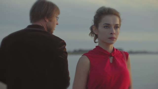 ДВА СИЛУЭТА НА ЗАКАТЕ СОЛНЦА - 2 серия