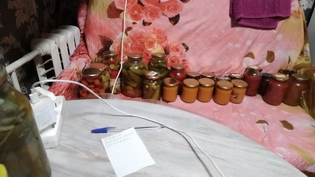 Освобождаю хрущевский холодильник.