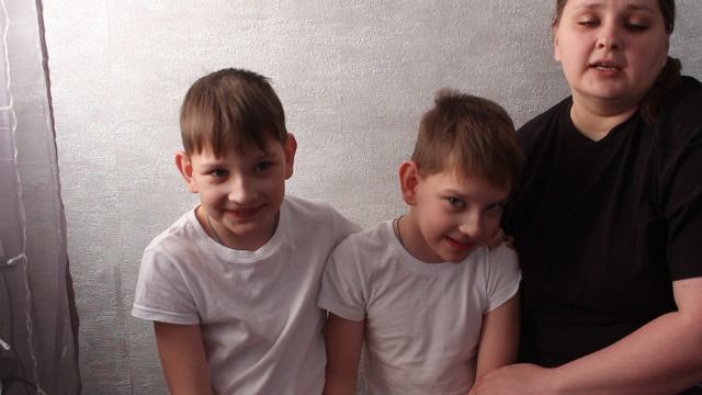 Видеообращение мамы Саши и Егора Стрелиных
