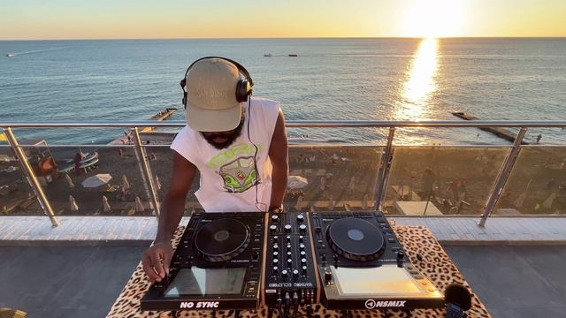 Sunset Vibe - Rocky Rose