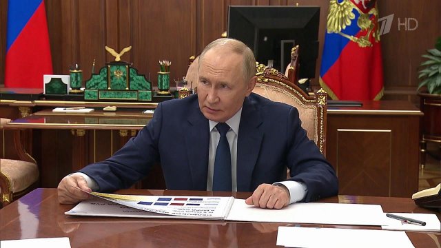 Владимир Путин провел рабочую встречу с главой Луганской народной республики Леонидом Пасечником
