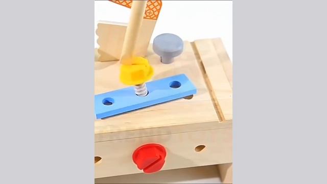 Инструменты детские, конструктор деревянный с молотком TrendToys. DNT098