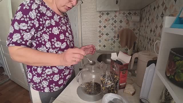 Жадность взяла надо мной верх. Купили новый доильный. Дела на кухне