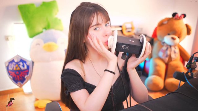 #54 ASMR Ear Kissing [ IJenz ]