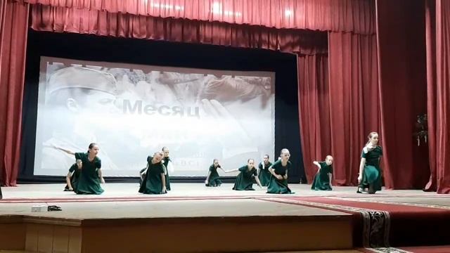 «Месяц май» - коллектив «Жемчужинки»