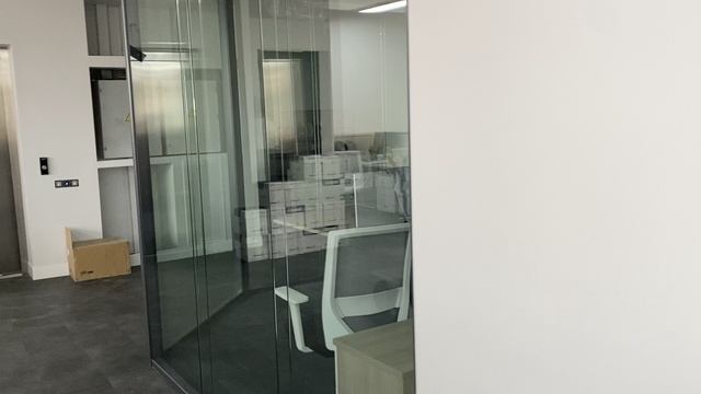 Звукоизоляционные перегородки в офисе Фармасинтез: элегантное решение для современного пространства