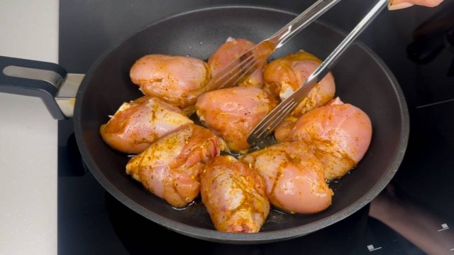 Невероятная вкуснятина! Покорил миллион сердец! Рецепт ВКУСНОГО Ужина в одной сковороде!