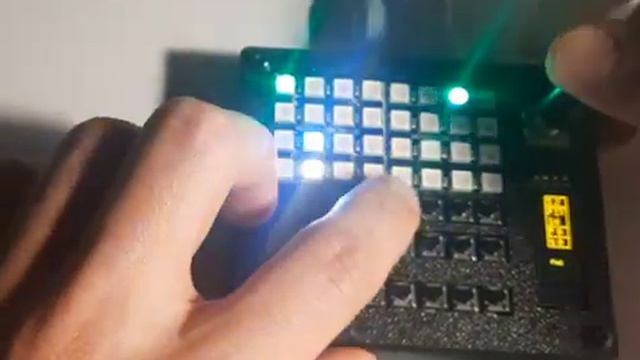 ESP32 drum machine грувбокс