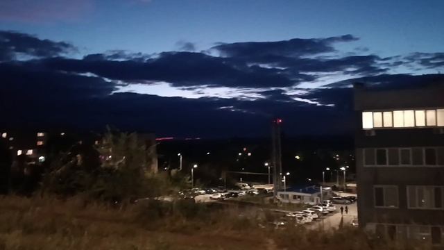 ОКРУЖАЙТЕ СЕБЯ ЛЮДЬМИ, КОТОРЫЕ НЕ ГАСЯТ ВАШ СВЕТ***А ВДОХНОВЛЯЮТ ВАС  СВЕТИТЬ ЯРЧЕ..