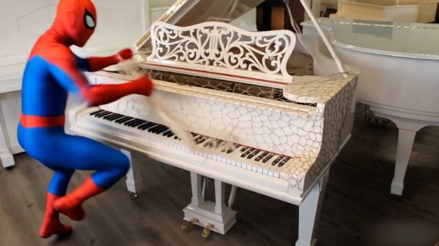 Steinway & Sons белый кабинетный рояль Стейнвей