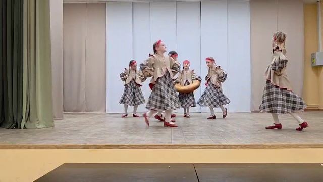МБУДО "Чурилковская ДШИ" детский танец 6-9 лет "Чья баранка?"
