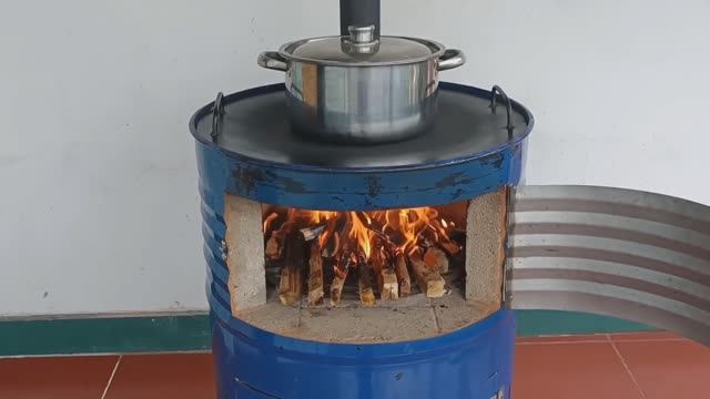Печка из бочки на колёсиках Варочная + Мангал + Барбекю + Сушилка дров