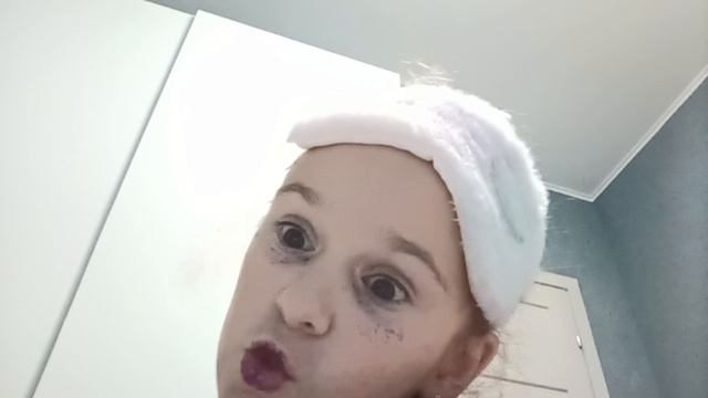 Все таки надо подарить что то! 😄