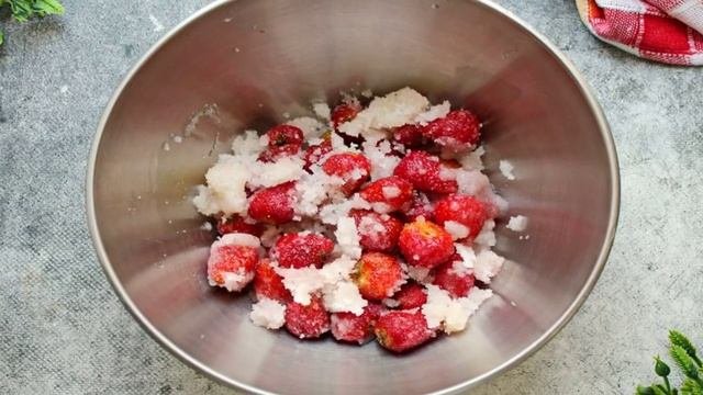 Клубничное пюре