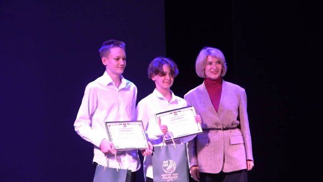 Чемпионы, триумфаторы и даже спасатели